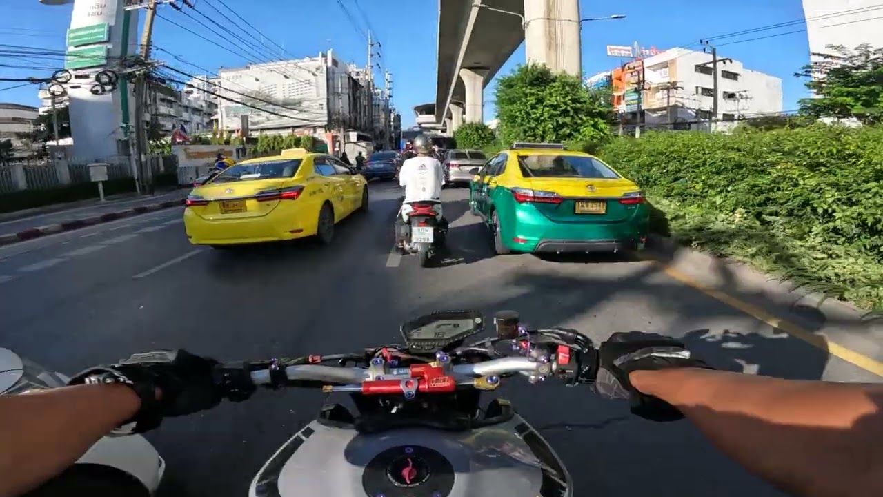 รถกะติด...บ่ติดไปบ่ได้