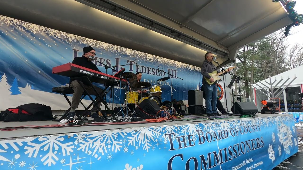 Folsom Prison Blues - The Mad Slap Tones (Live) | Johnny Cash cover - at Winter Wonderland 12 28 25
