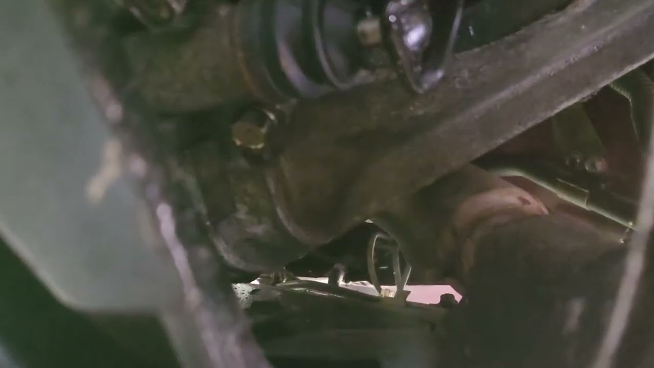 Nissan D21 4x4 pickup clutch replacement / Transmation drop Day 2