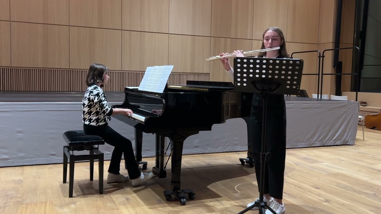 Jugend Musiziert, Kategorie Duo Klavier und ein Blasinstrument, Luisa (10) und Monika (13)