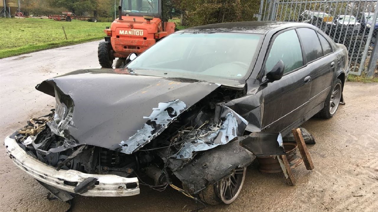 Am verificat Bmw meu pe un site de verificari auto. Ce daune are?