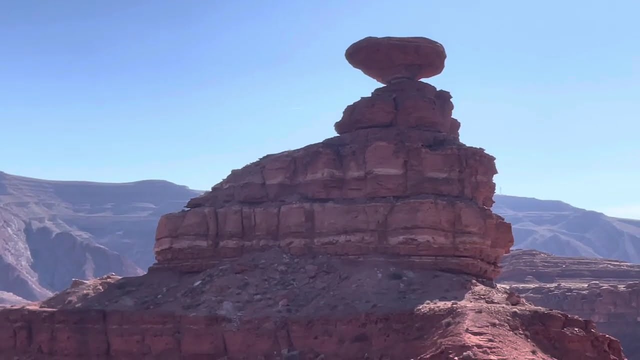 Mexican Hat, Utah (... my hike to the rock)