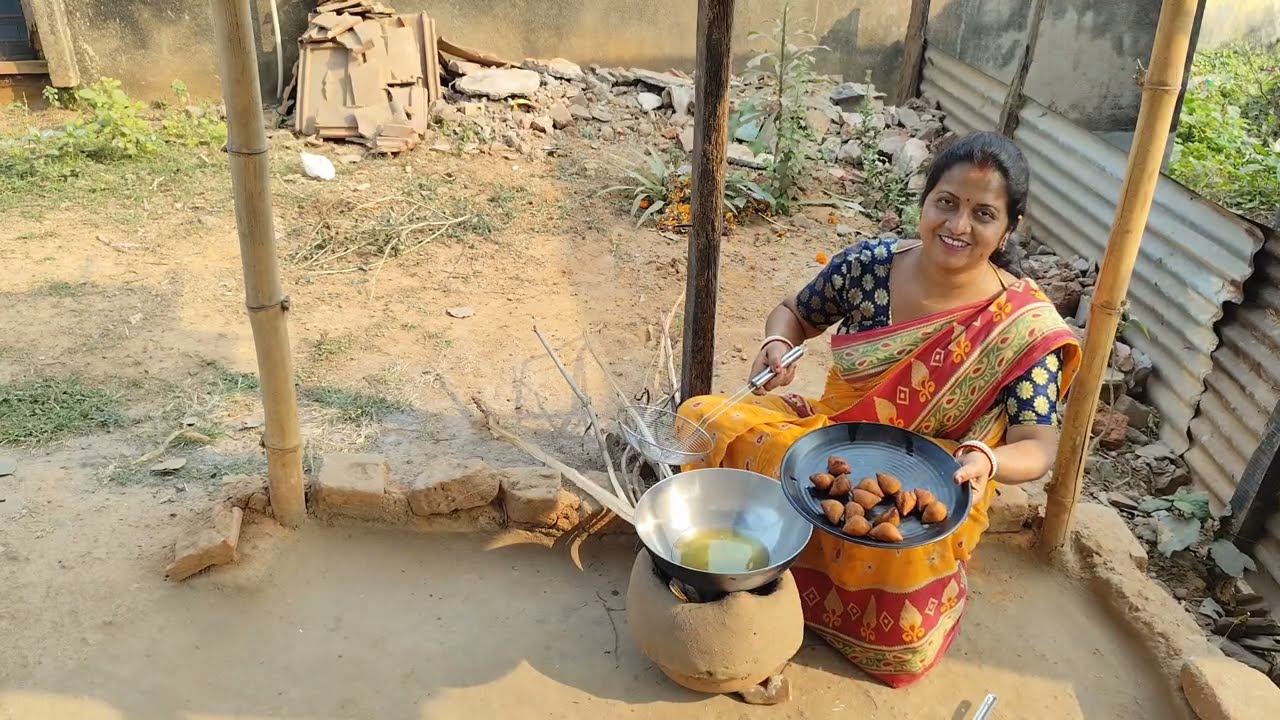 রাঙা আলুর ভাজা পিঠা একবার খেয়েত দেখুন ইয়ার স্বাদ পুরোন দিনের দিদিমা ঠাকুমার হাতে বানানো👌🤤😋