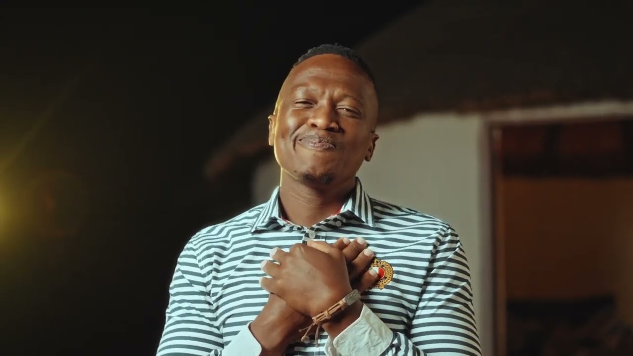 Siya Ntuli - Ukude (Ft. Donald ;  uGatsheni) [Visualizer]