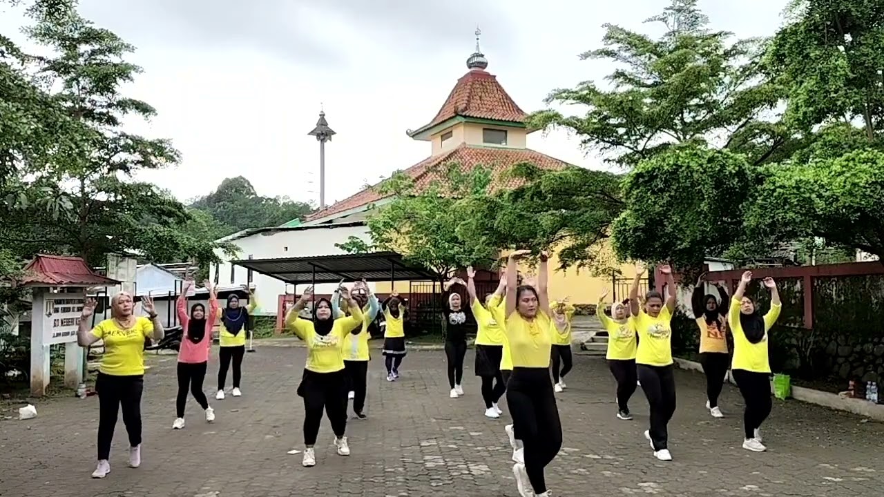 Senam Kreasi Tunggal Eka_HenniClubAerobic