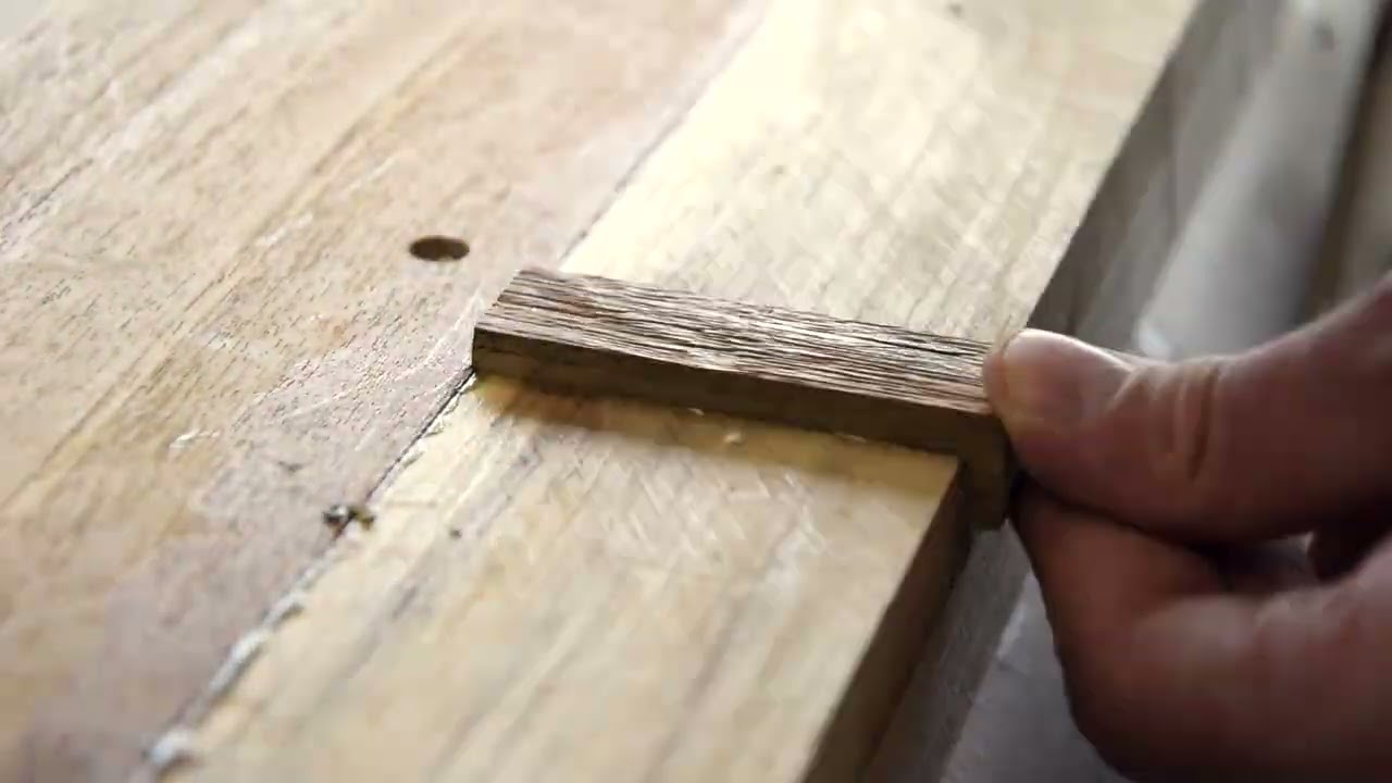Conception de pieds en teck pour une table Mucen