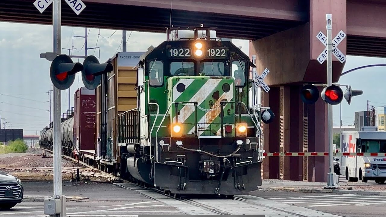BNSF 1922 Runs a Solo Switching Operation at Phoenix, Arizona