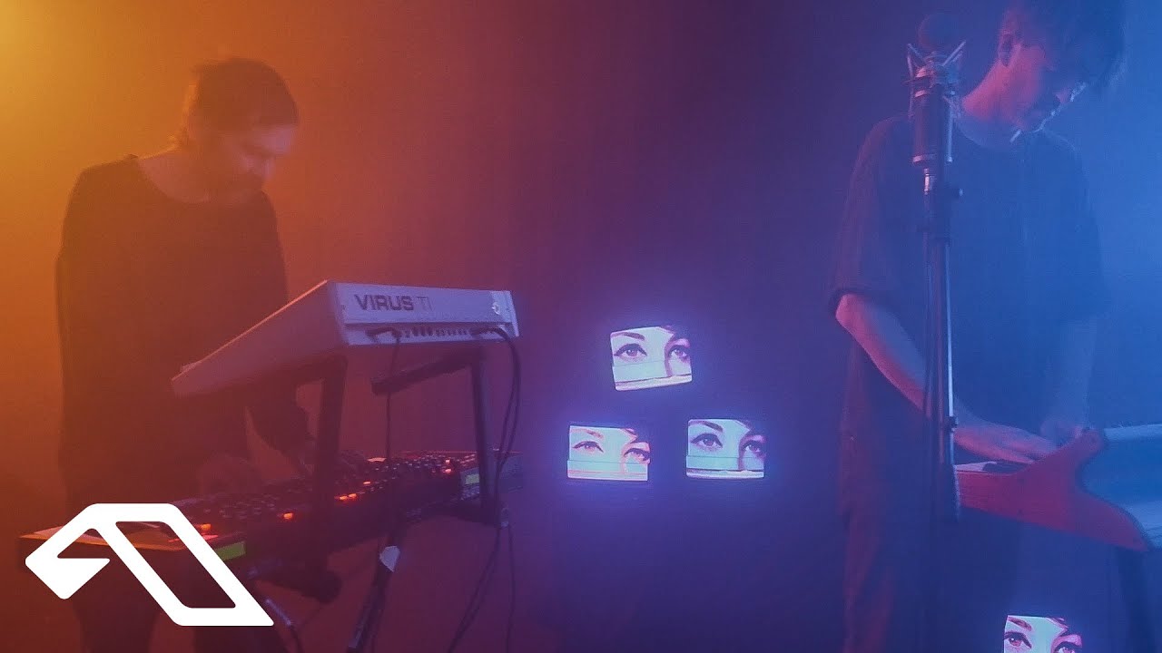 Cubicolor - The Outsider (Official 4k Music Video) ( @cubicolormusic2811 )