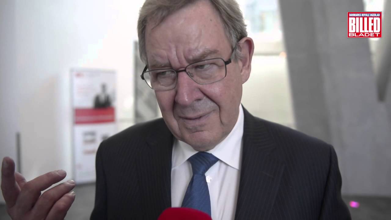 Poul Nyrup Rasmussen takker kronprinsesse Mary