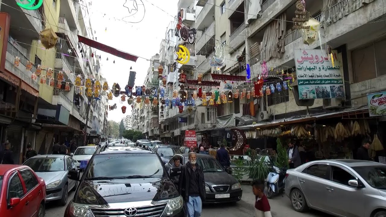 بصور حصرية.. أجواء رمضان في اللاذقية وسوق حي الصليبة العريق | لم الشمل