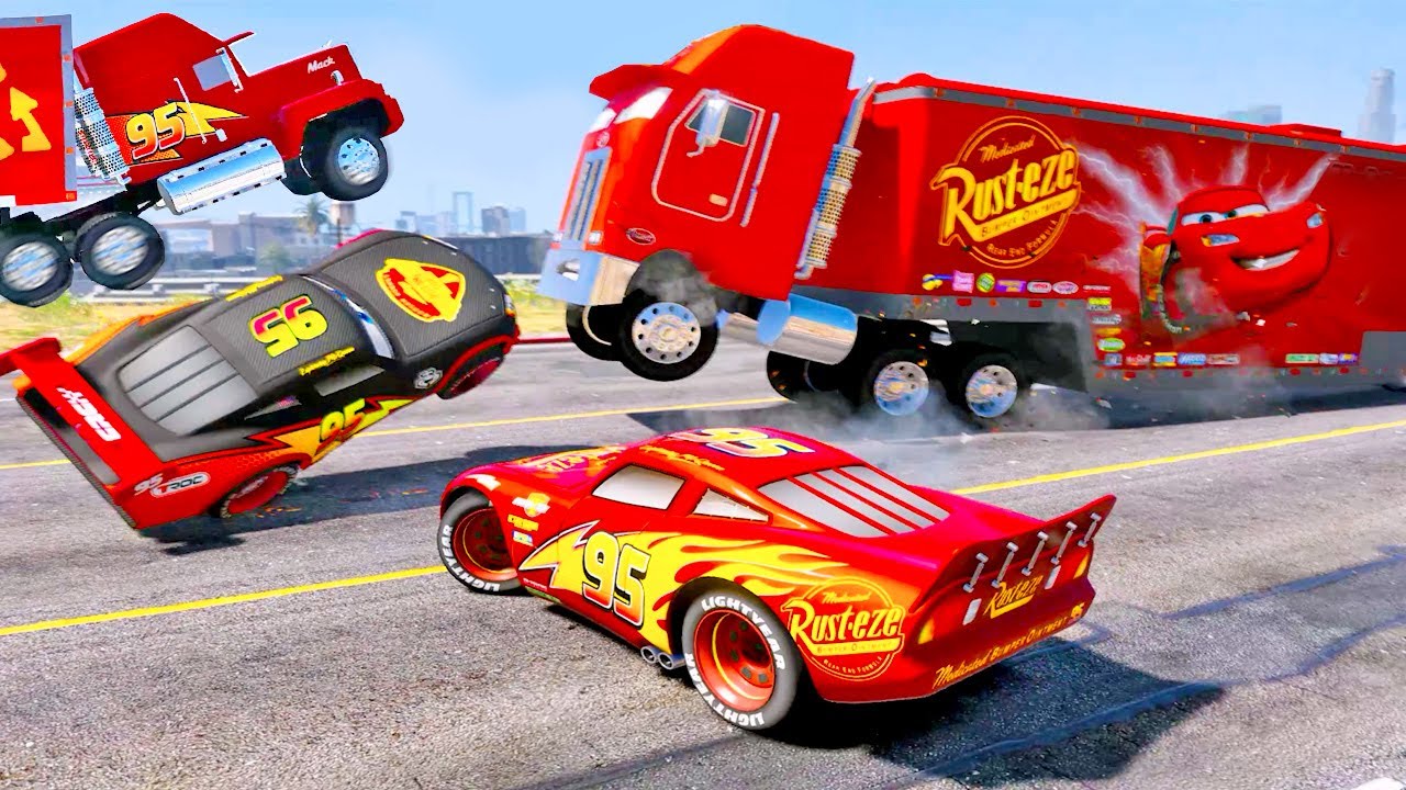 Сrazy city race: Red Lightning McQueen, Mack Truck, Jerry Peterbilt hauler, Carbon Lightning McQueen