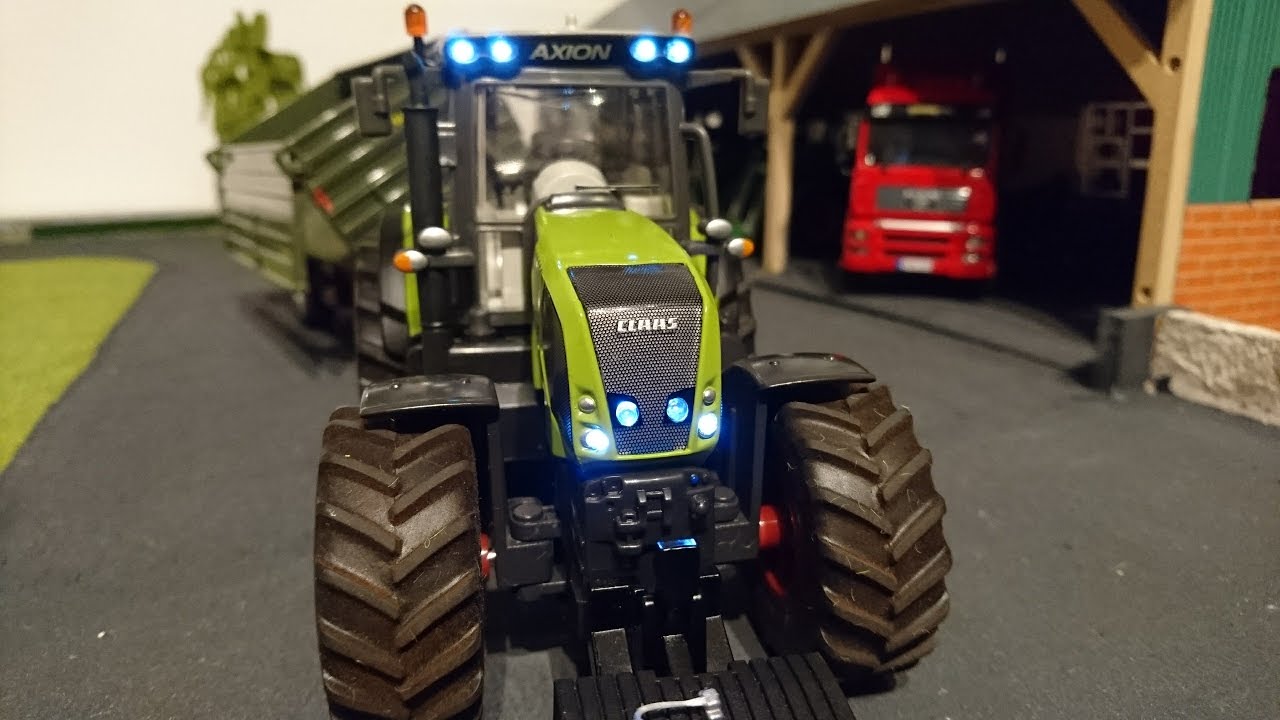 Siku Control 32 Claas Axion 850  mit Licht Umbau - Kurzvorstellung / 2
