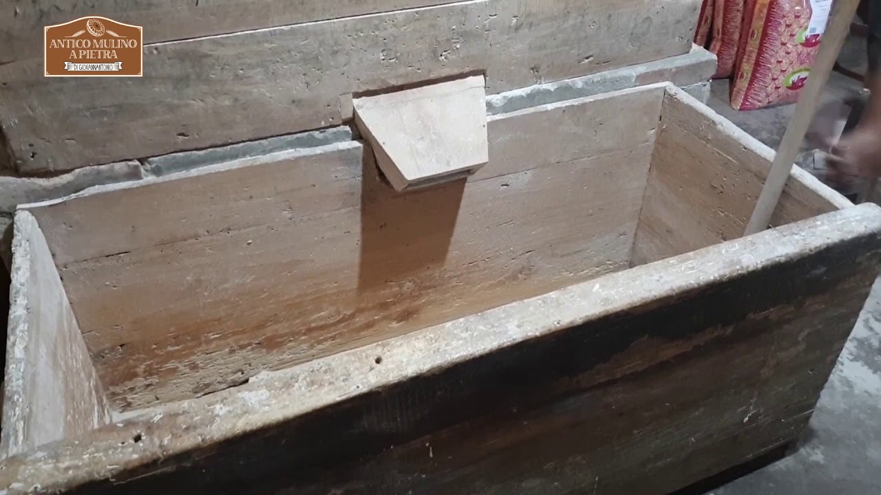 Antico mulino Di Giovannantonio, ad acqua con macine a pietra a Teramo - Casemolino