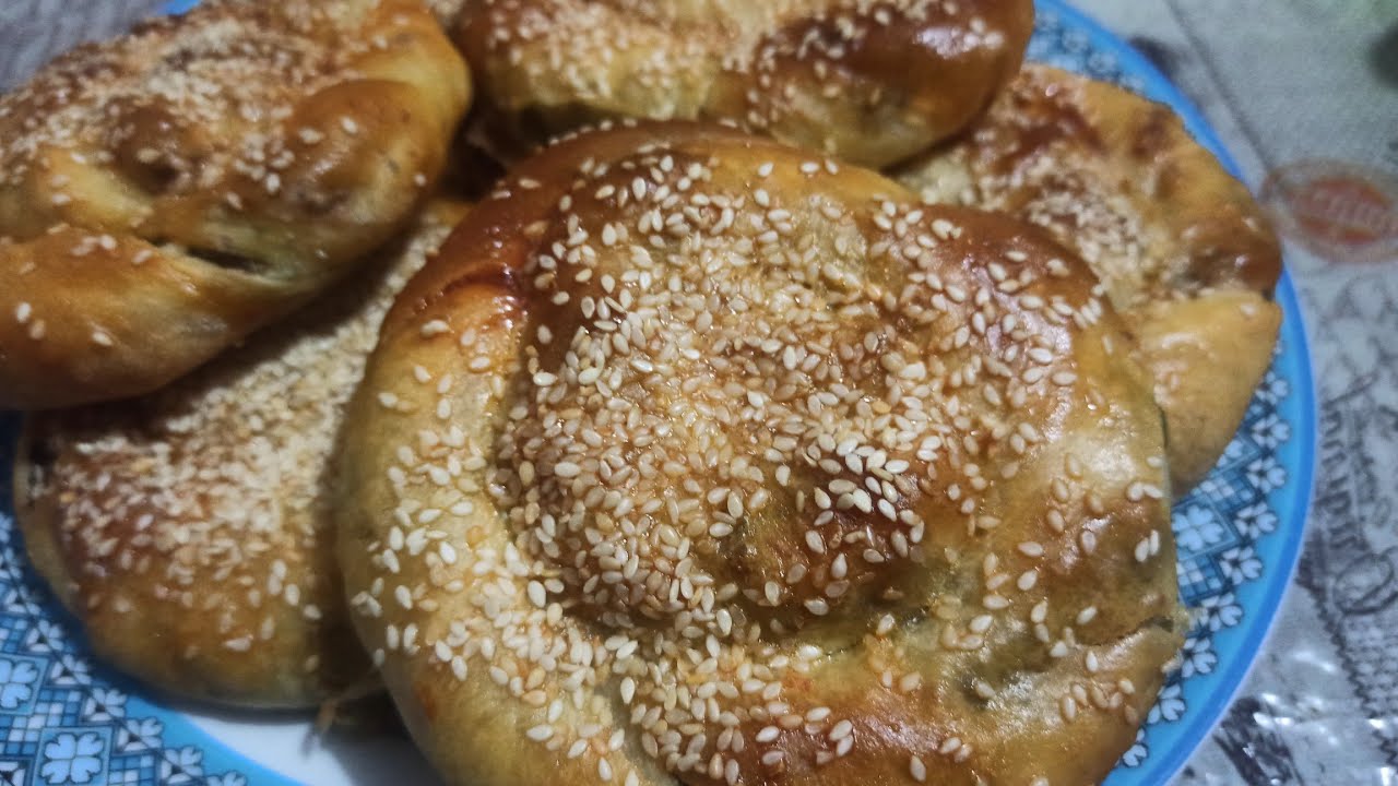 Лепёшки с луком и яйцом. Пеку вместо пирожков. Быстро и вкусно💯