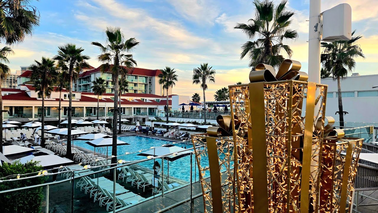Пешеходная экскурсия с беседами по отелю Del Coronado!