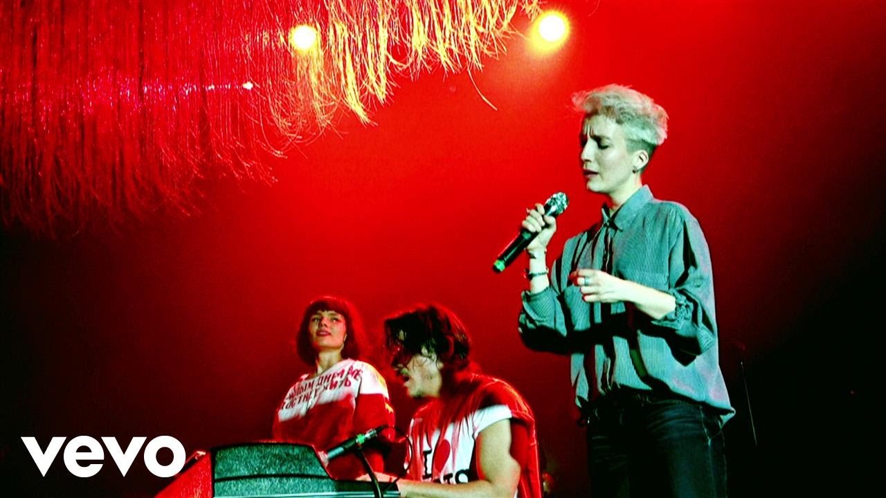 The D&oslash; - I Love&nbsp;Paris&nbsp;(Live at l'Olympia, Paris)​&nbsp;feat. Jeanne Added