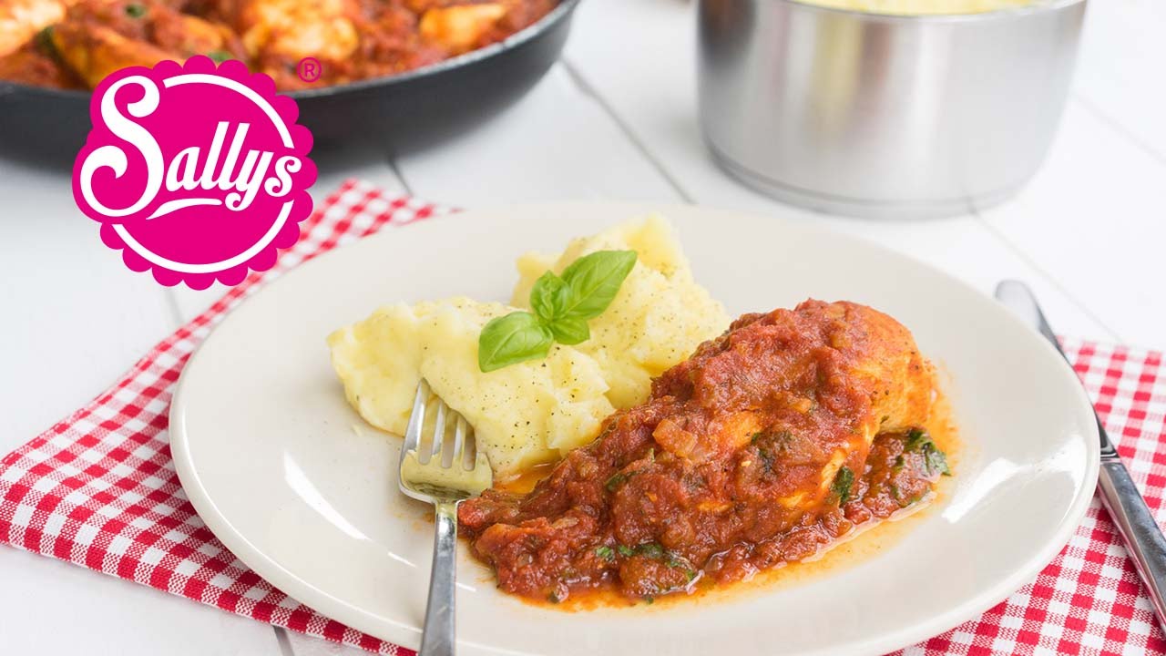Hähnchenbrustfilet in Tomatensoße auf Kartoffelpüree / Was koche ich heute? / Sallys Welt