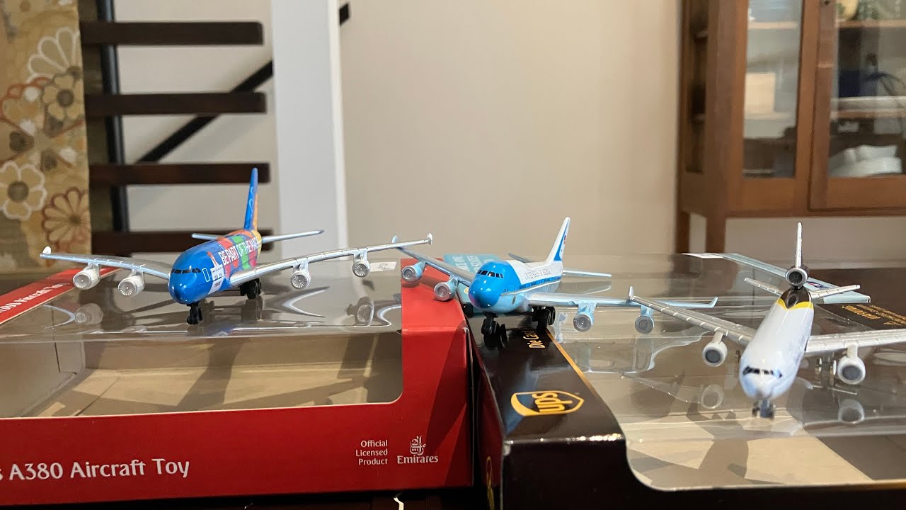 *rare* Daron planes unboxing emirates a380 airforce one ups plane unboxing #plen#avaition#plane#toy 