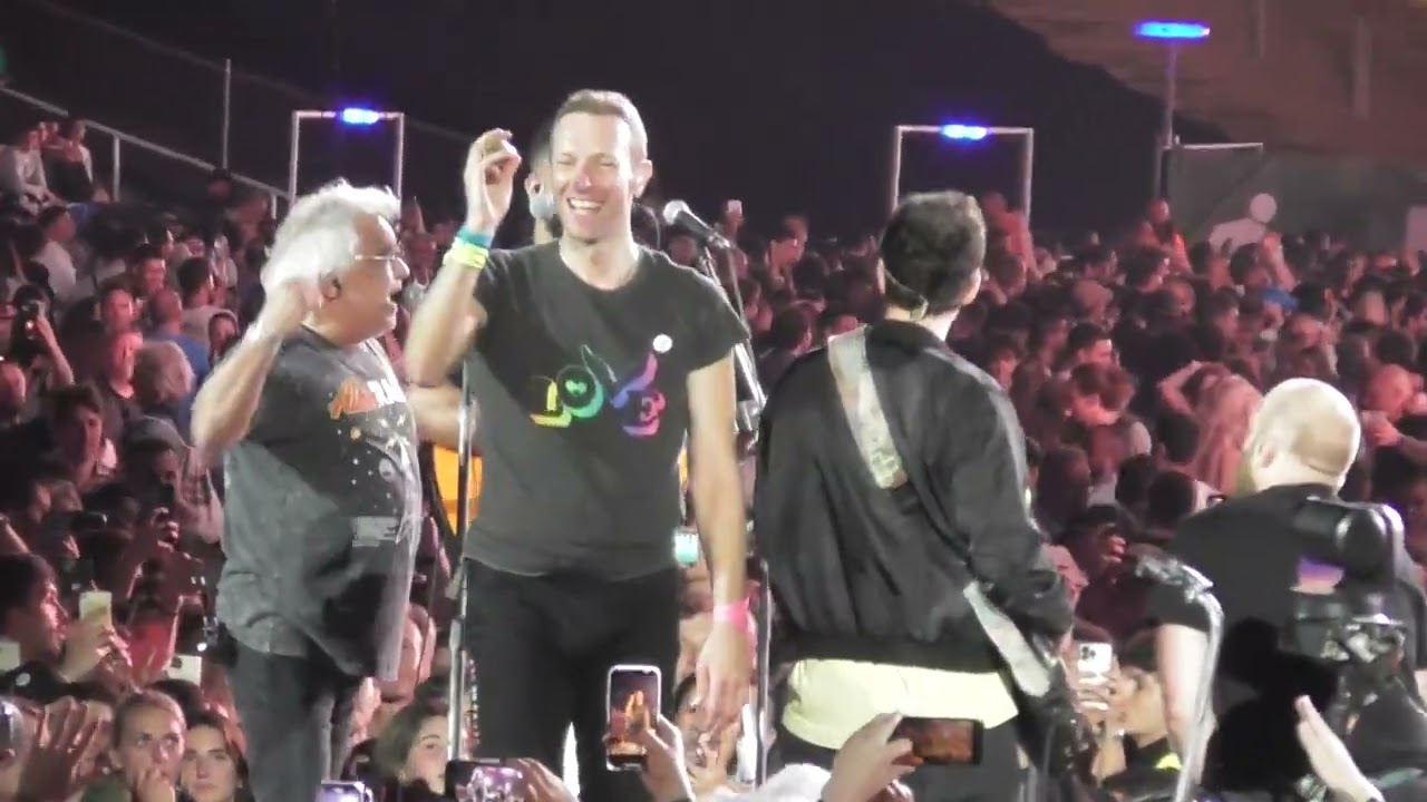 Coldplay & Gipsy Kings - Bamboléo / Nel blu, dipinto di blu @ Barcelona 2023
