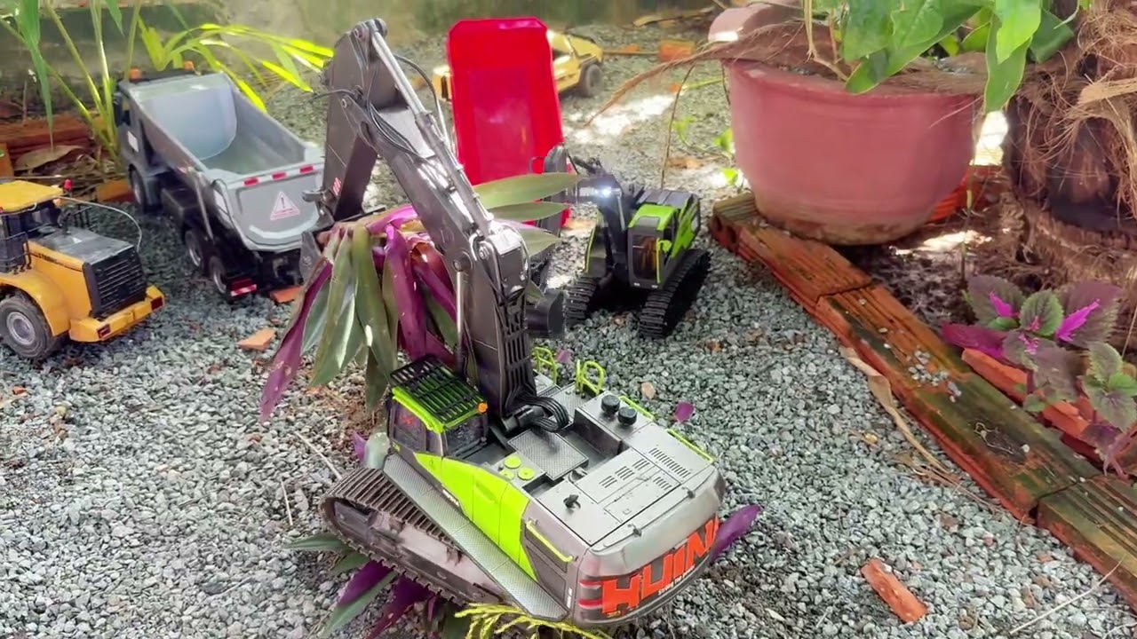 Miniature Quarry Operations: RC Excavator Blasting and Crushing Simulation
