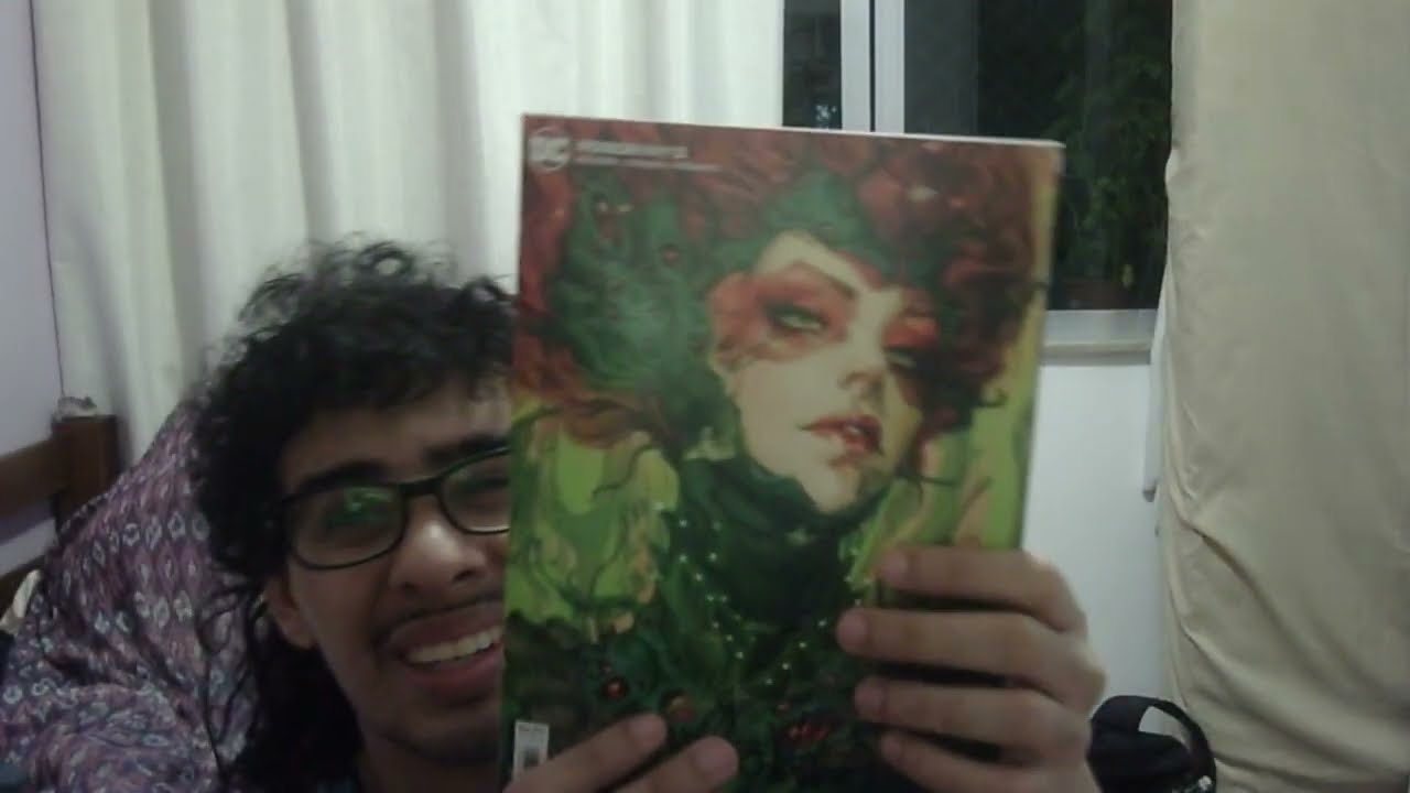 Imagina plantar um jardim com uma ruiva dessas
