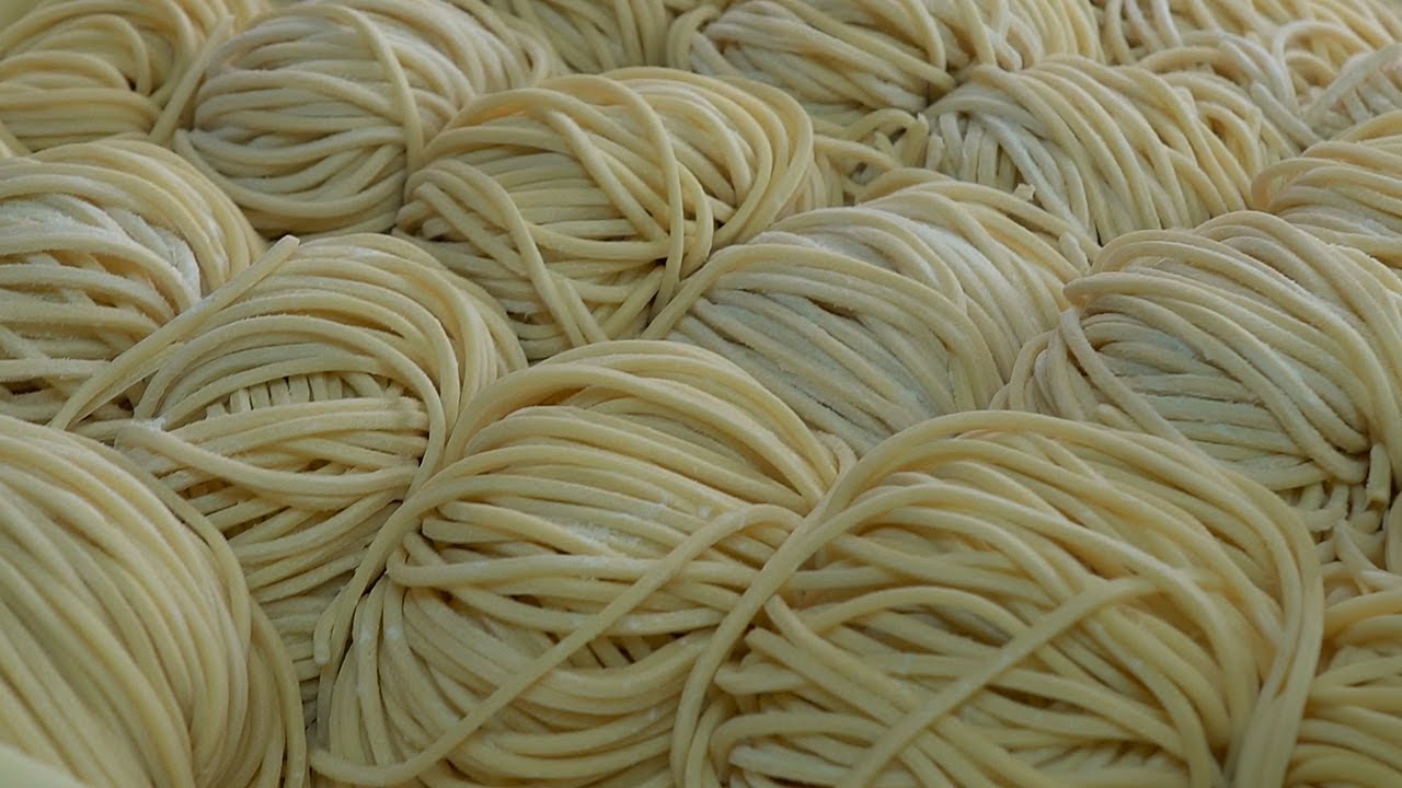 What is this restaurants SECRET to amazing Japanese Noodles!?