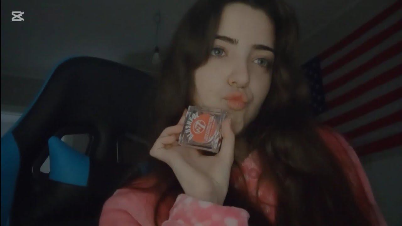ASMR WHATS IN MY MAKEUP BAG!!! Hope u enjoy sorry for they bad quality 💞