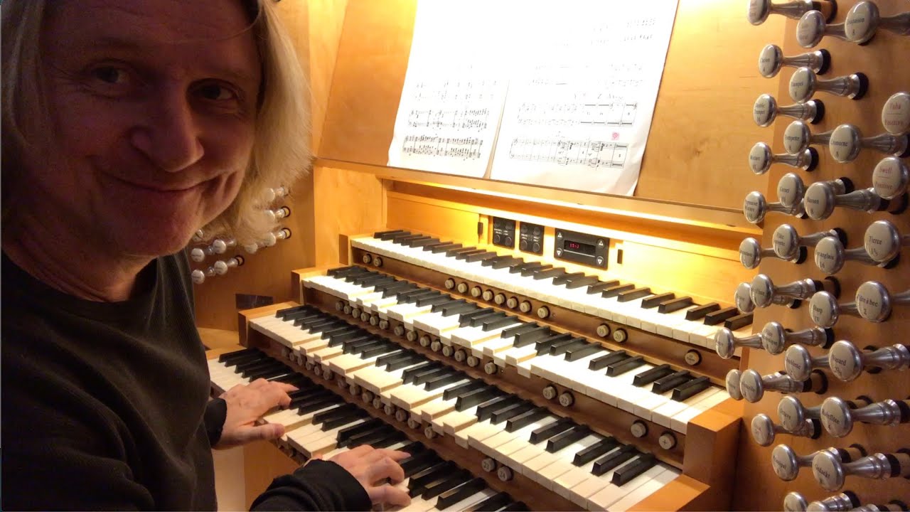 Christoph registers the famous C Major Chord from Saint-Saëns' Symphony No. 3 
