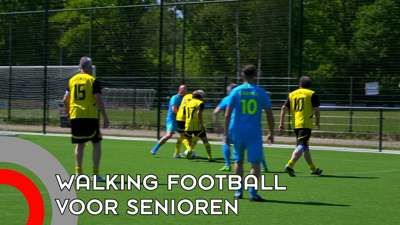 Walking football voor senioren: niet rennen, maar wel een beetje smokkelen