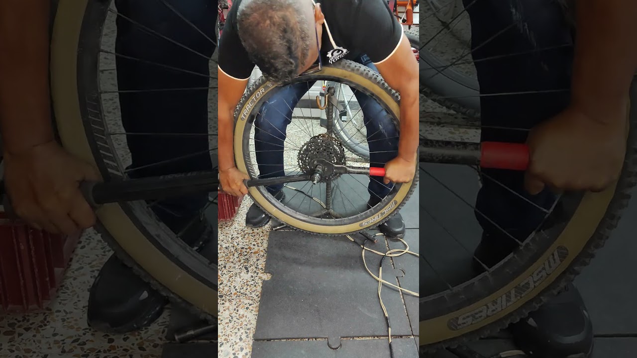 Por qué sobre apretar un piñón de estos?