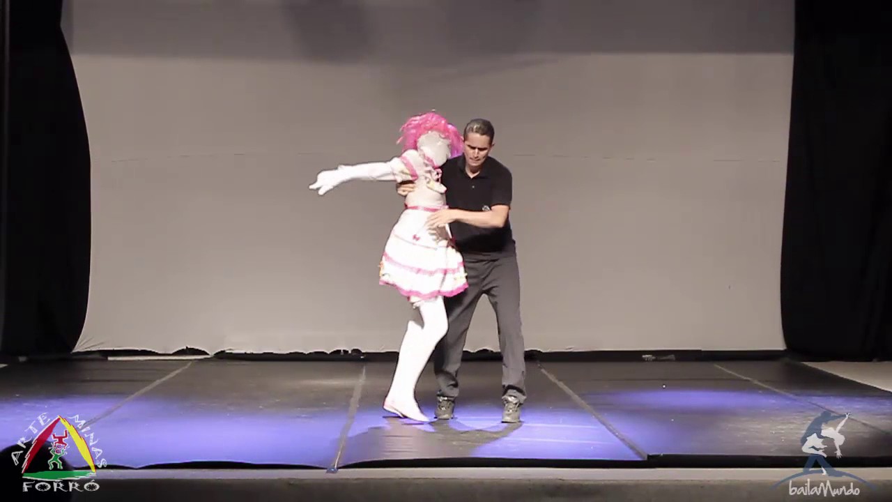 Baila Mundo​ - Boneca Maluca (Espetáculo 