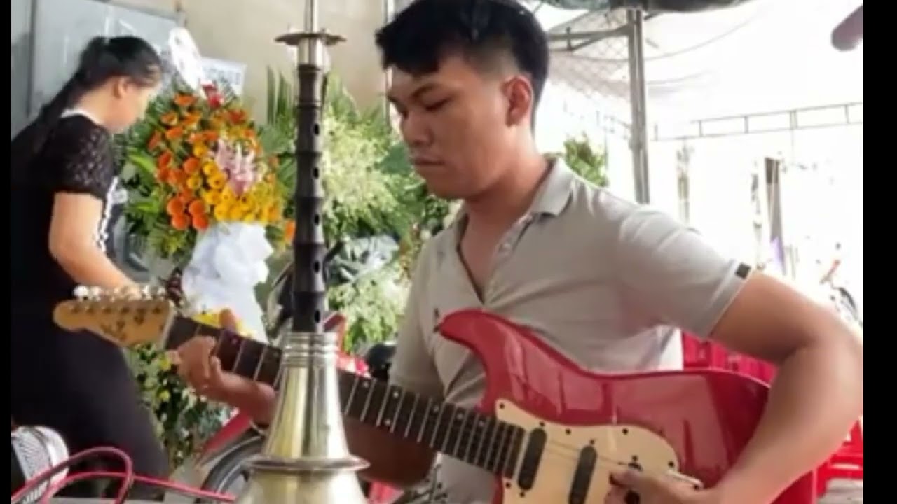 Nh&acirc;n t&agrave;i trẻ .Chữ đ&agrave;n v&agrave; ng&oacute;n đ&agrave;n hay tuyệt đỉnh.