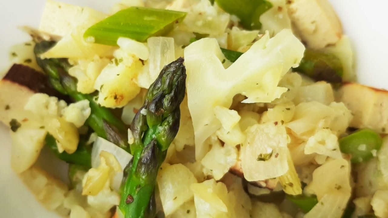 SALTEADO de COLIFLOR con TOFU AHUMADO proteínas vegetales Matthias Hespe Macrobiótica