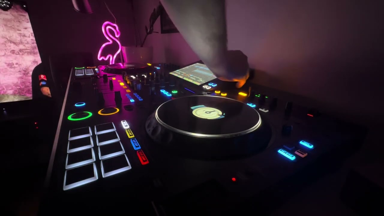 AlphaTheta AZ - Pioneer XDJ AZ Test (TechHouse)