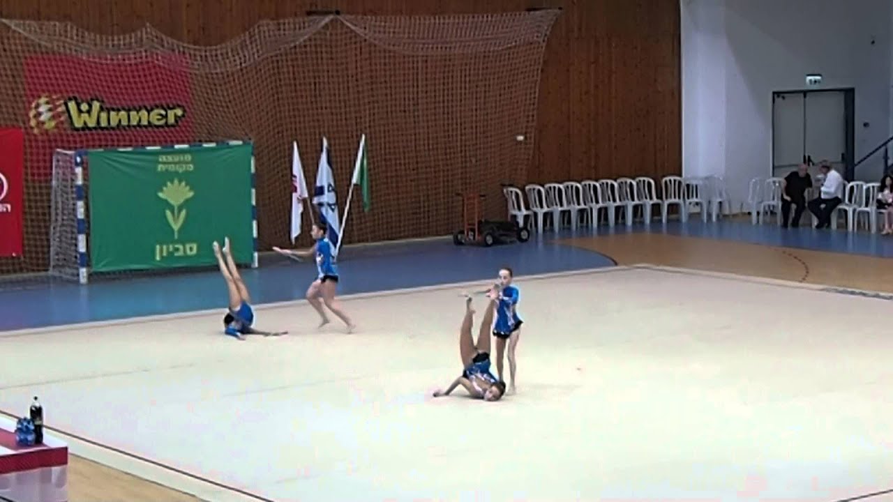 קבוצתי עם אלות בסביון