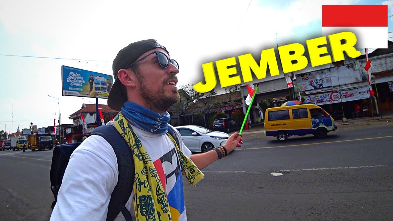 Hitchhiking In Indonesia | You Won't Believe What Happens! 🇮🇩