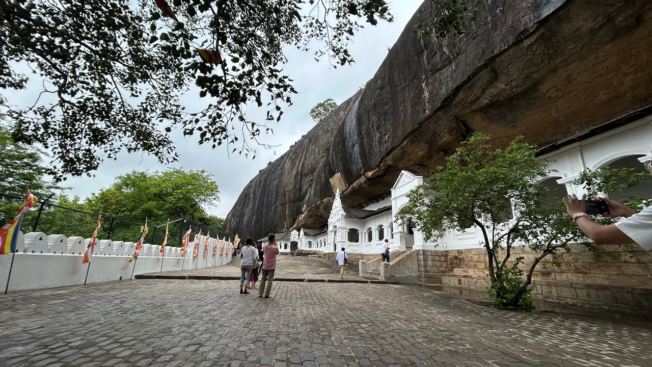 丹布勒金寺（丹布勒石窟寺）