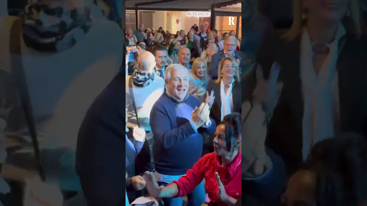 Tajani balla sulle note di Lucio Battisti alla festa di Forza Italia