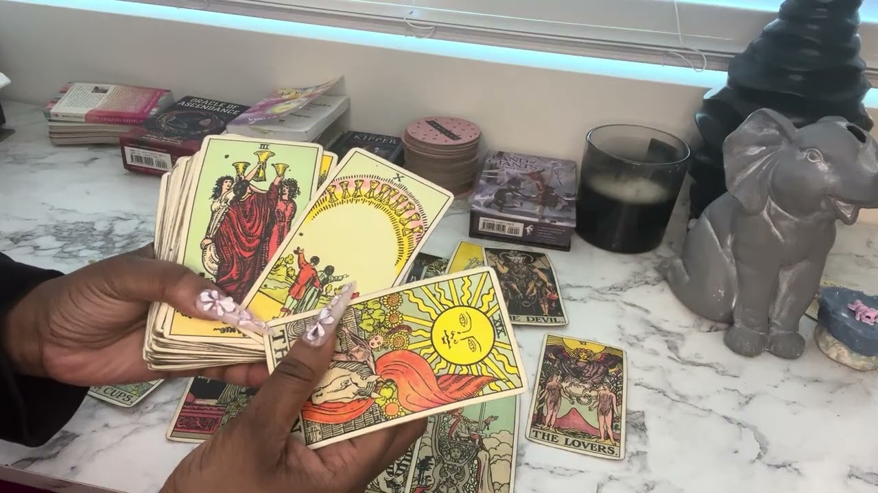 Стрелец ♐️ Кто-то испуган, зол и очень обеспокоен тем, что тебе что-то дают.