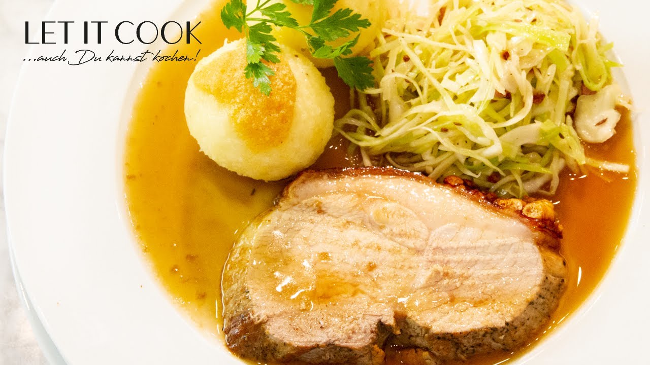 Schweinebraten mit Kartoffelknödel und Speckkraut-Salat