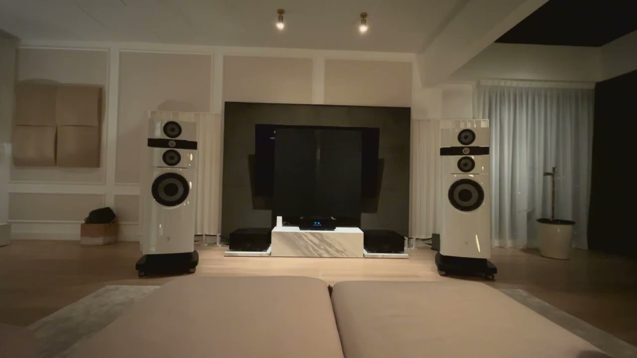 Demo #4 with acoustic treatments in place! Gryphon Essence, Focal Stella Utopia