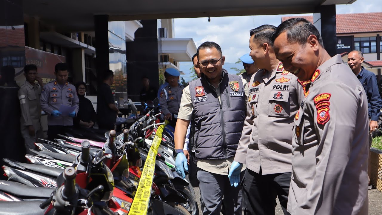 POLRES SUMEDANG AMANKAN 8 PELAKU CURAT