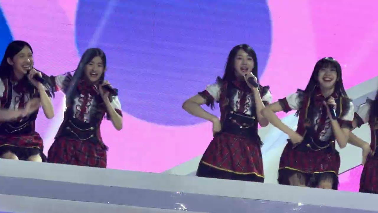 JKT48 CONCERT_6595_FIRST SNOW FANCAM - Oh my pumpkin! Erine Delynn Focus
