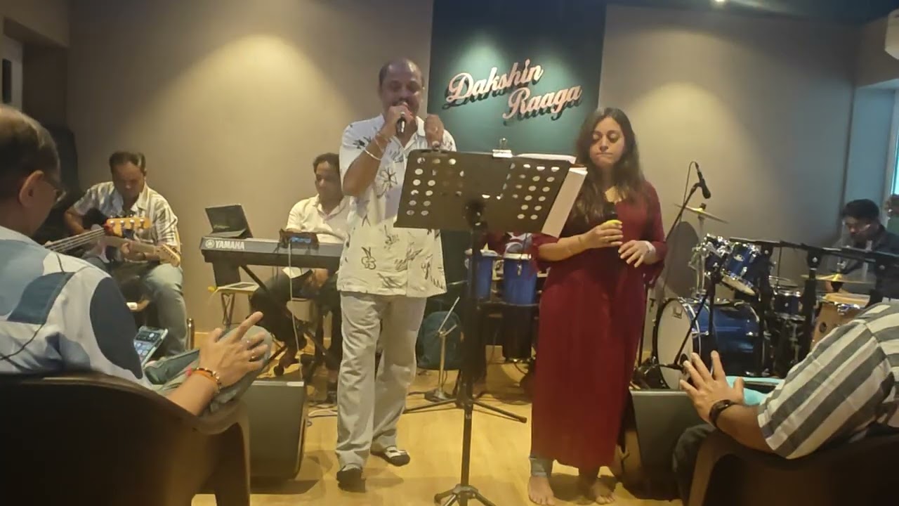 Tujhe dekha to ye jaana sanam