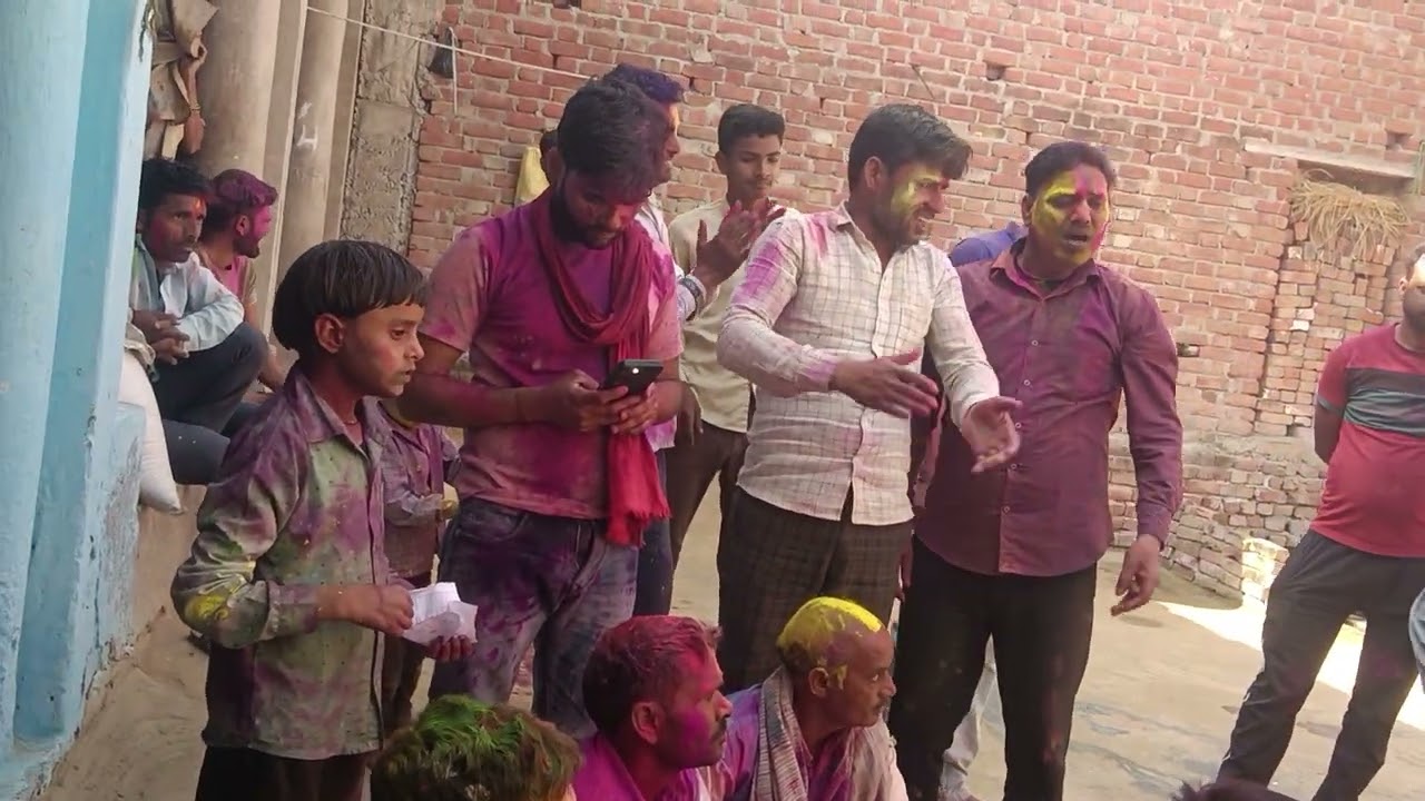 ग्राम खेरिया कला में निकली चौपाई में हुई होली9068063430