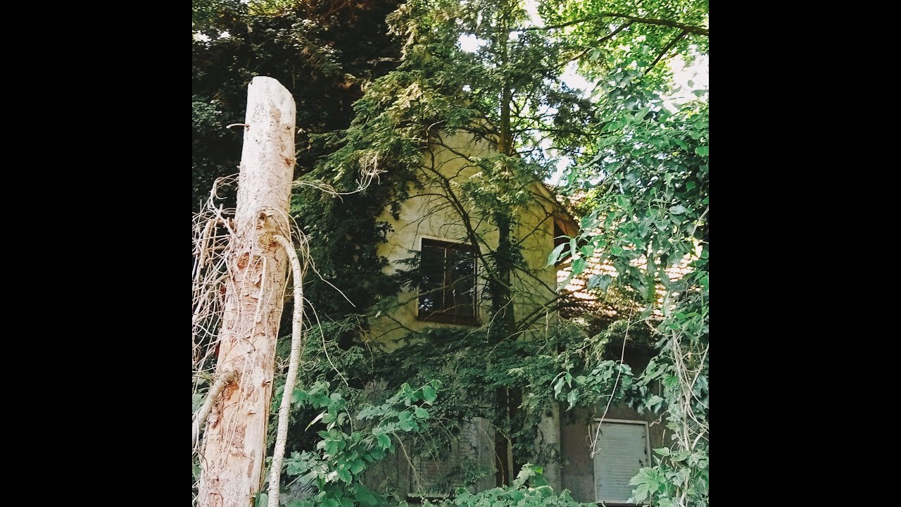 Lost Place Villa der Traktoren