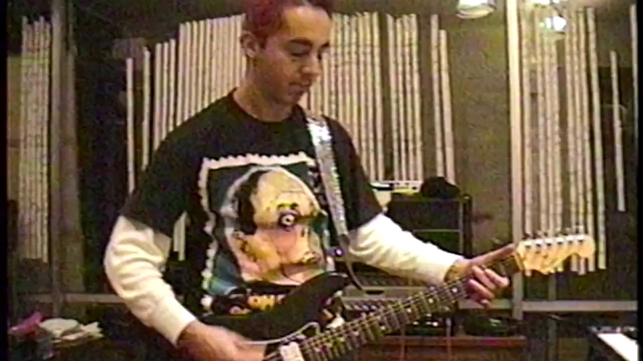 Daron Malakian Plays System Of A Down's 