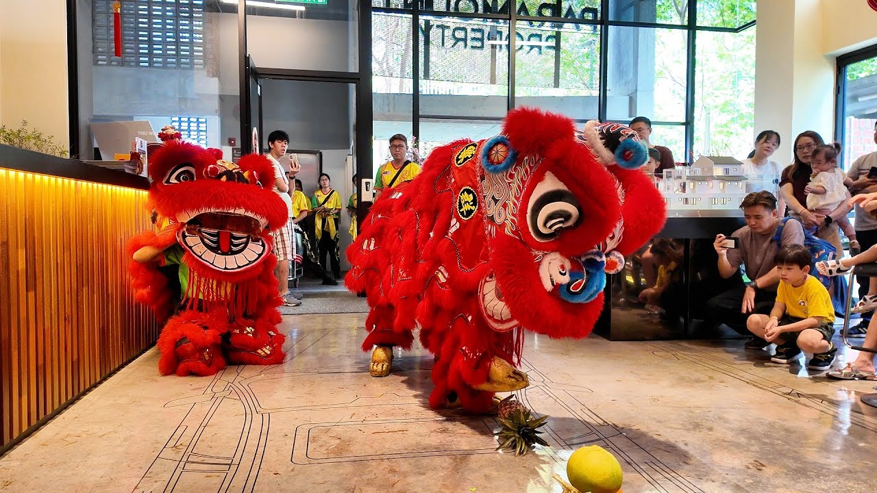 Lion Dance Labubu Choy San Yeh Blessing at Paramount Cyberjaya | Khuan Loke
