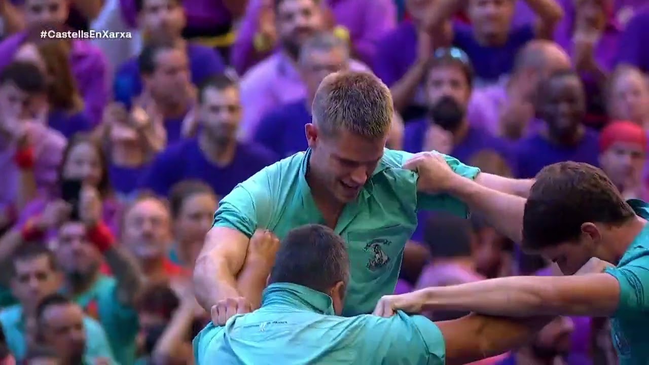 Castellers de Vilafranca - 3 de 10 amb folre i manilles - Concurs 2022