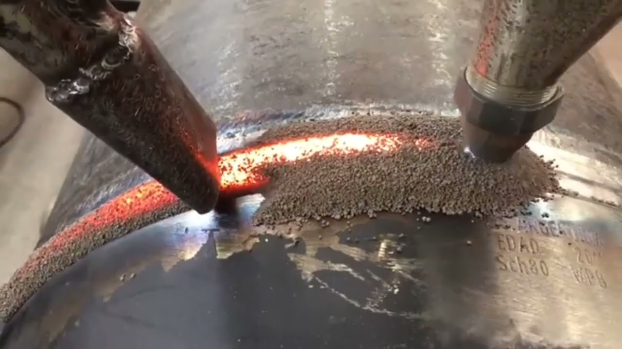 Soldagem arco submerso. Solda linda